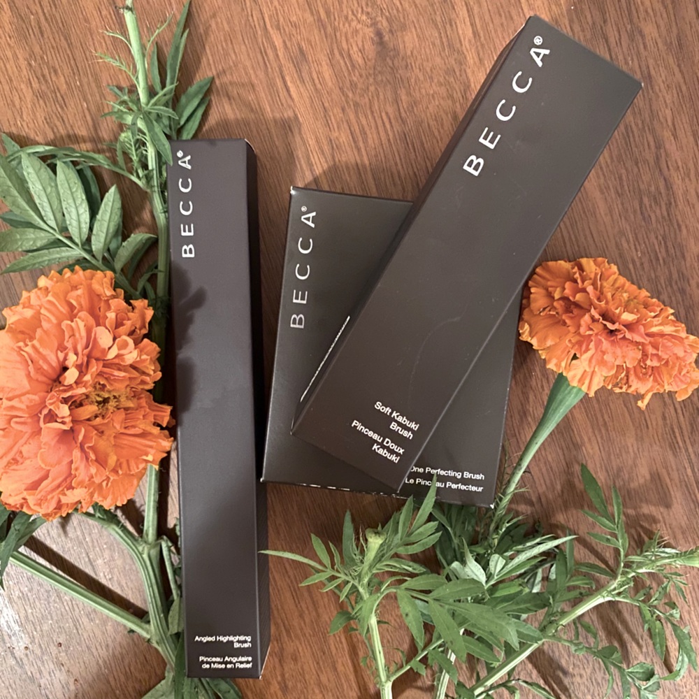 Becca brush trio - NEW